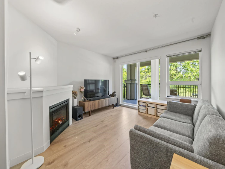 208-6800 Eckersley Road, Richmond, BC, V6Y 0E7
