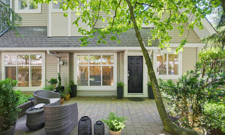 2-1071 Lynn Valley Road