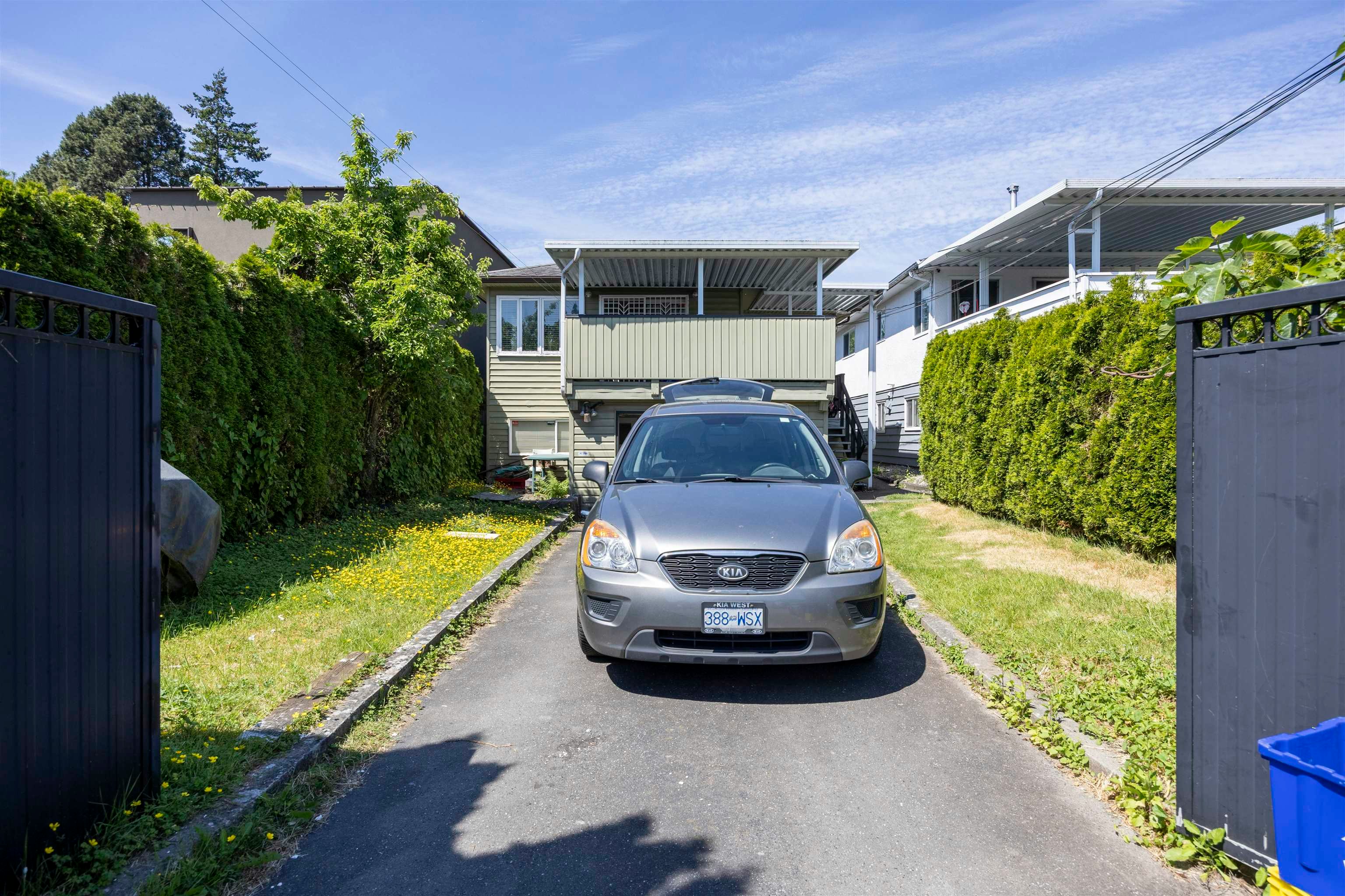 7692 Osler Street, Vancouver, BC, V6P 4C7 - 7