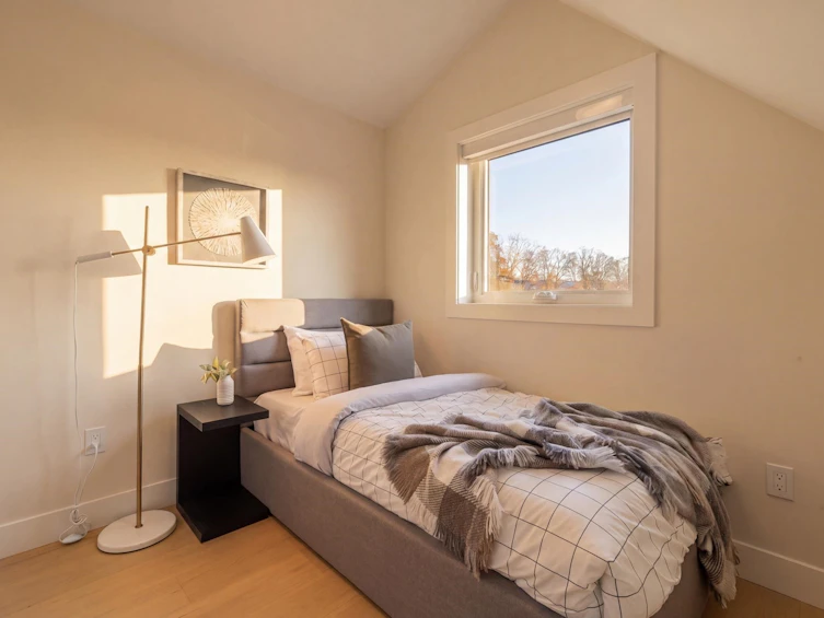 1937 Templeton Drive, Vancouver, BC, V5N 4V9 - 26