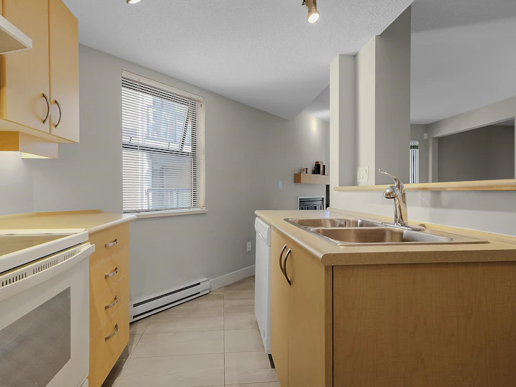 331-10838 City Parkway, Surrey, BC, V3T 5X9 - 10