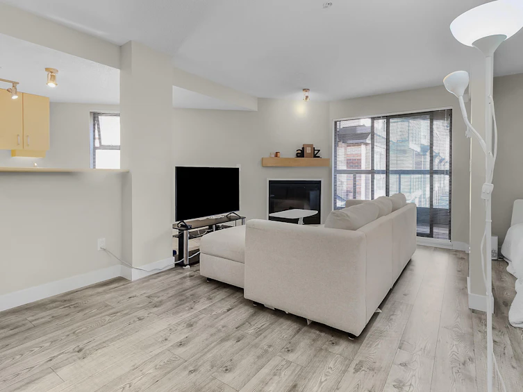 331-10838 City Parkway, Surrey, BC, V3T 5X9 - 4