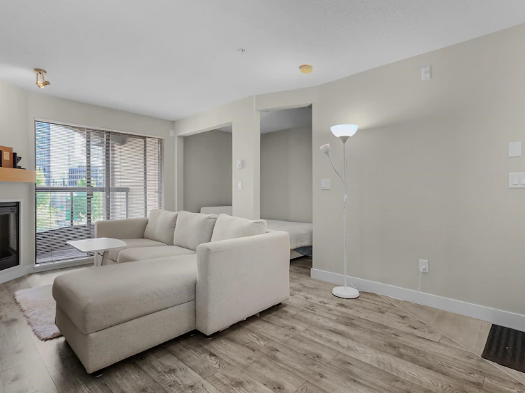 331-10838 City Parkway, Surrey, BC, V3T 5X9 - 2