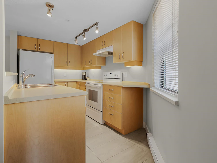 331-10838 City Parkway, Surrey, BC, V3T 5X9 - 7