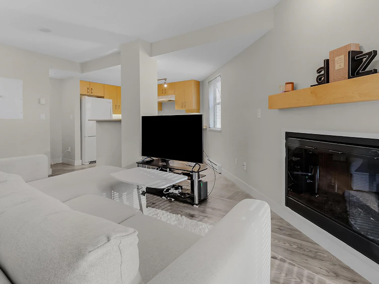 331-10838 City Parkway, Surrey, BC, V3T 5X9 - 5