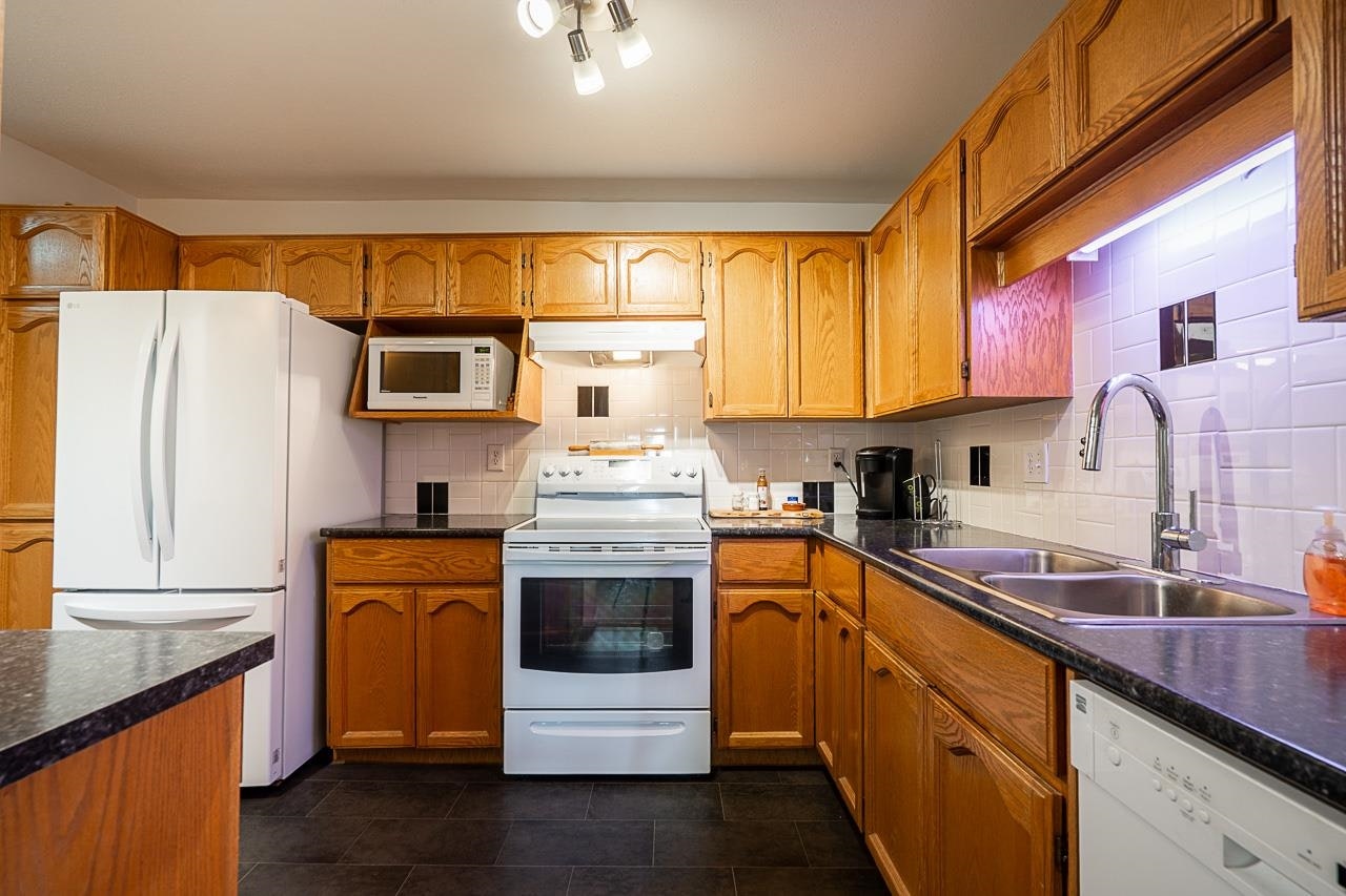 219-33535 King Road, Abbotsford, BC, V2S 6Z5