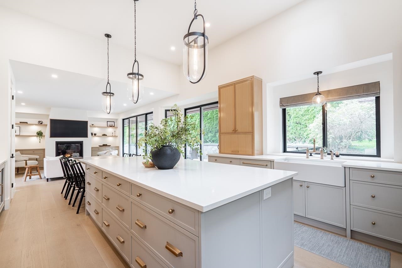 2318 Chantrell Park Drive, Surrey, BC, V4A 9W8 - 14
