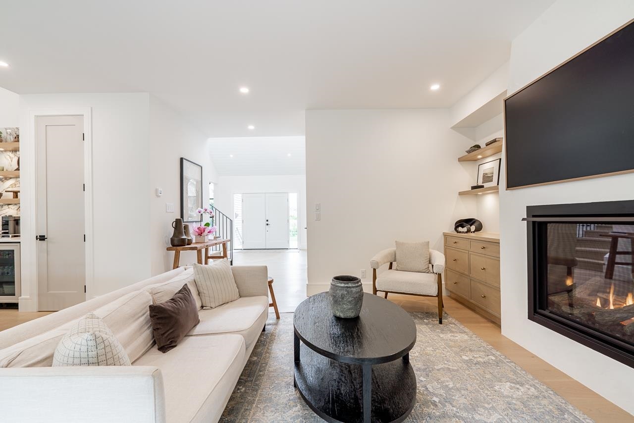 2318 Chantrell Park Drive, Surrey, BC, V4A 9W8 - 10
