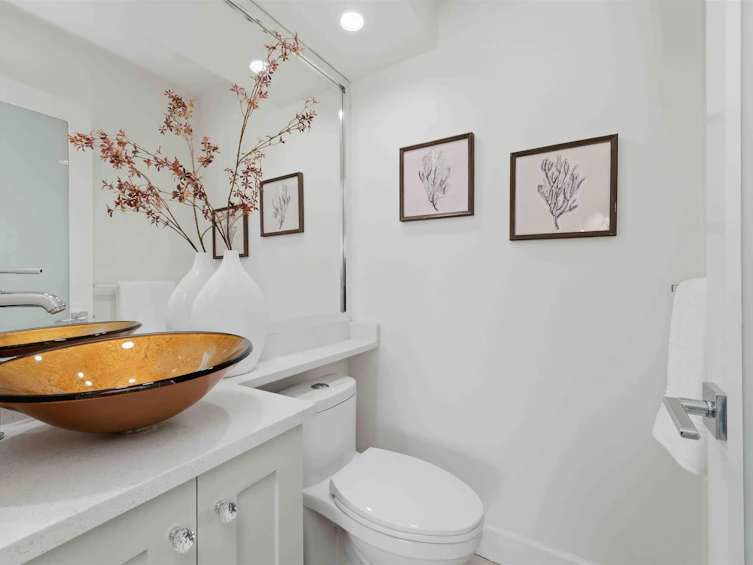 101-330 W 2nd Street, North Vancouver, BC, V7M 1E1 - 23