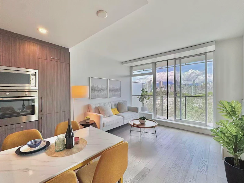 504 - 2411 Heather Street, Vancouver BC V5Z 0B7