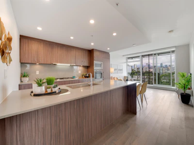 504-2411 Heather Street - 2