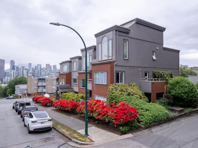 101-2412 Alder Street - 3