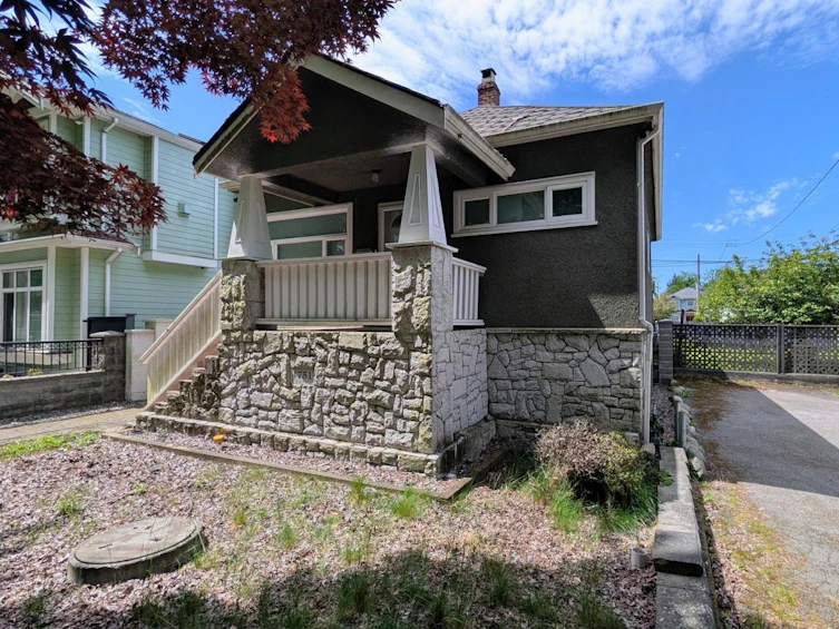 4751 Henry Street, Vancouver, BC, V5V 4Z2 - 2