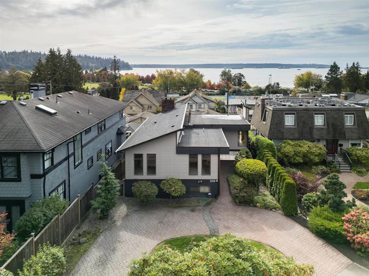 1248 Keith Road, West Vancouver, BC, V7T 1M9 - 9