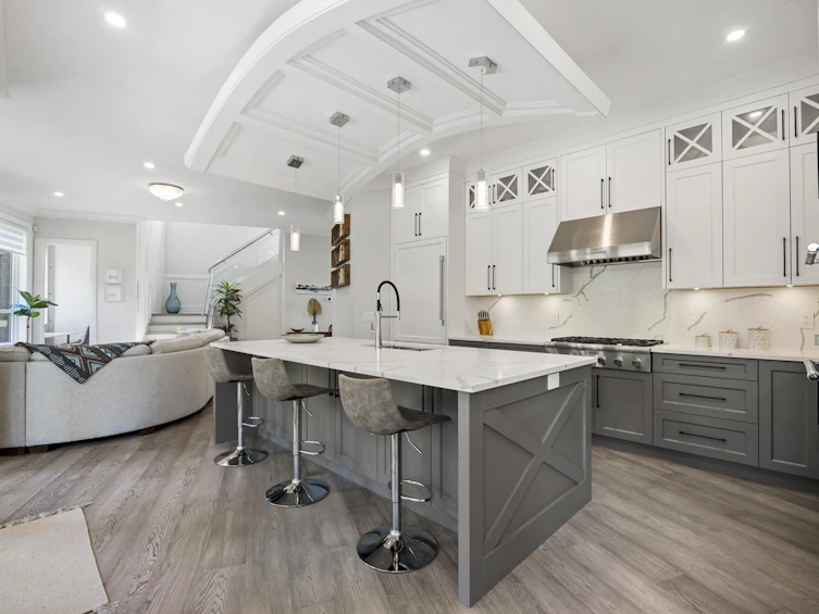 918 163 Street, Surrey, BC, V4A 4Y4