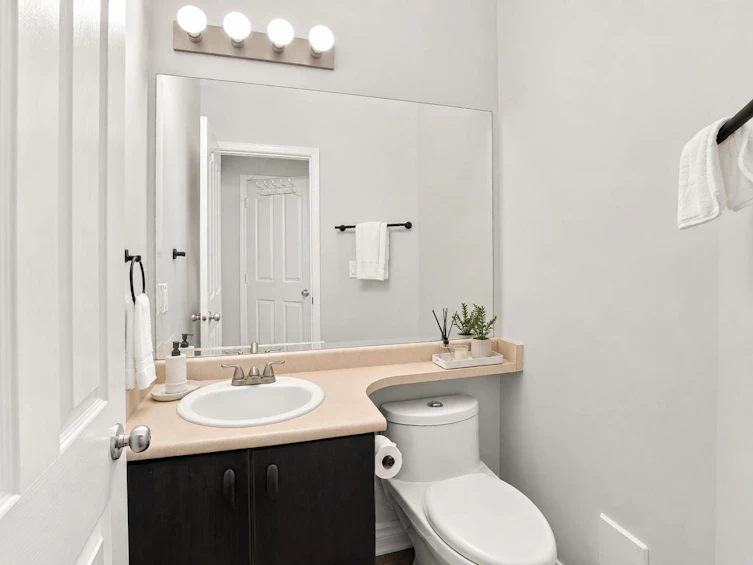 10256 243a Street, Maple Ridge, BC, V2W 1Y3 - 10