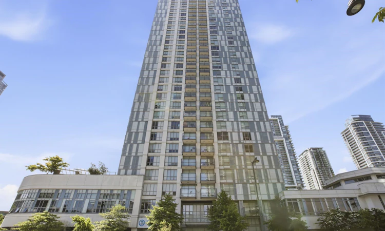 1912-13398 104 Avenue