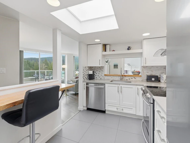 1004-995 Roche Point Drive, North Vancouver, BC, V7H 2X4 - 9