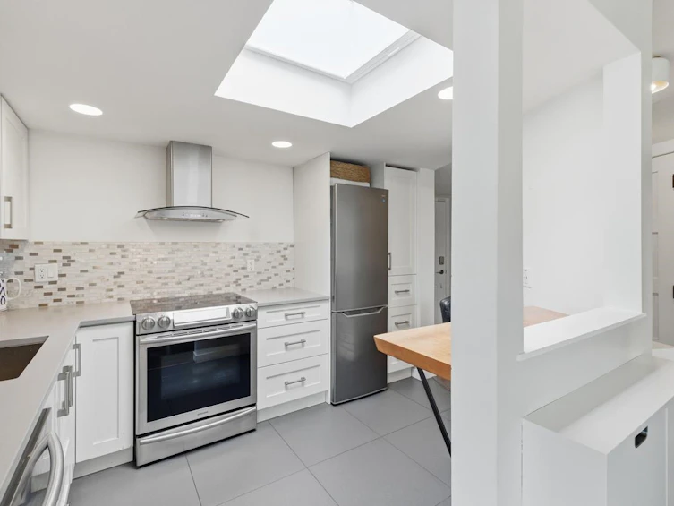1004-995 Roche Point Drive, North Vancouver, BC, V7H 2X4 - 7