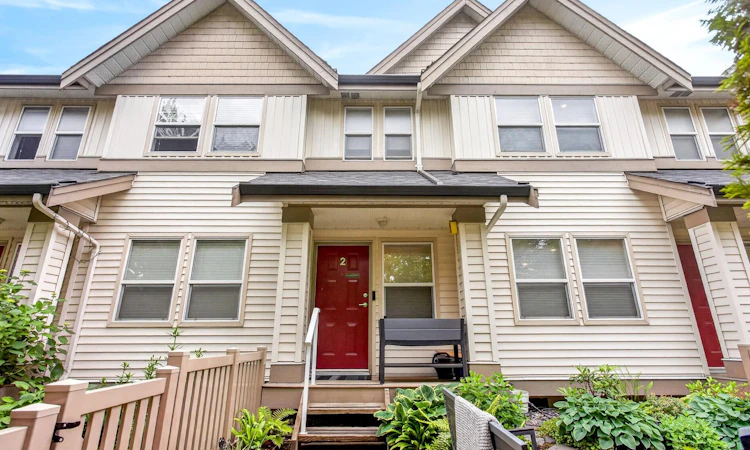 2-1260 Riverside Drive