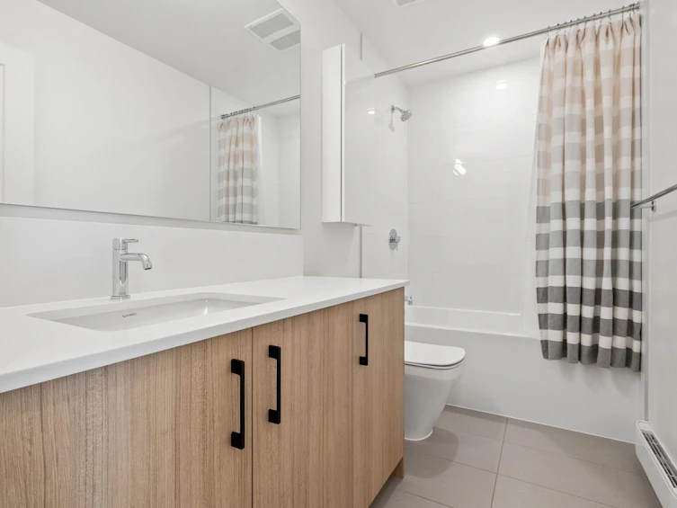 81-15255 Sitka Drive, Surrey, BC, V3S 0B1 - 17