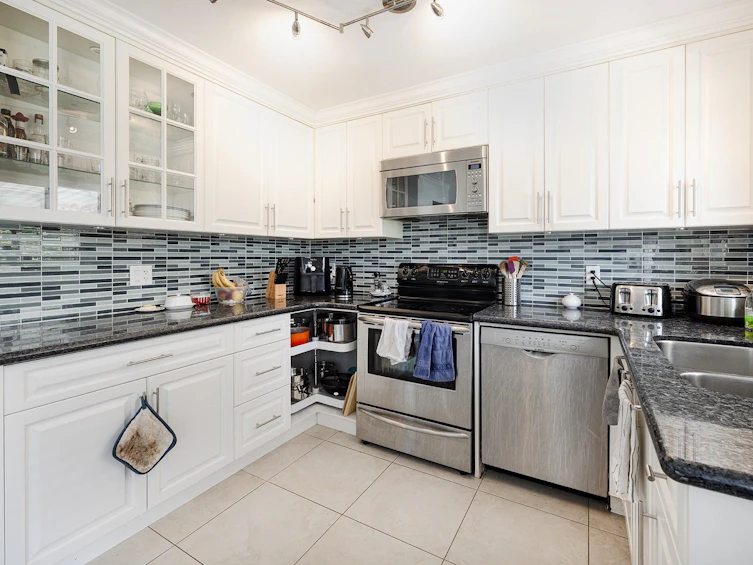 4378 Briarwood Crescent, Burnaby, BC, V5G 2M6 - 9