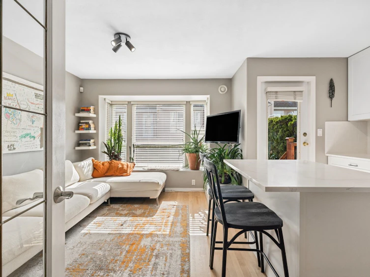 104-225 E 6th Street, North Vancouver, BC, V7L 1P4 - 11