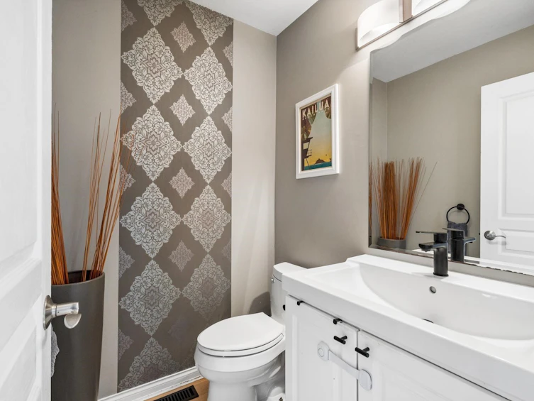 104-225 E 6th Street, North Vancouver, BC, V7L 1P4 - 13