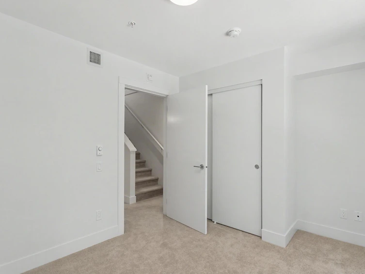 105-2304 Emery Court, North Vancouver, BC, V7J 0G3 - 16
