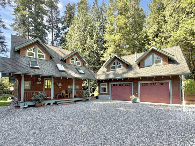 3205 Beach Avenue, Roberts Creek, BC, V0N 2W0