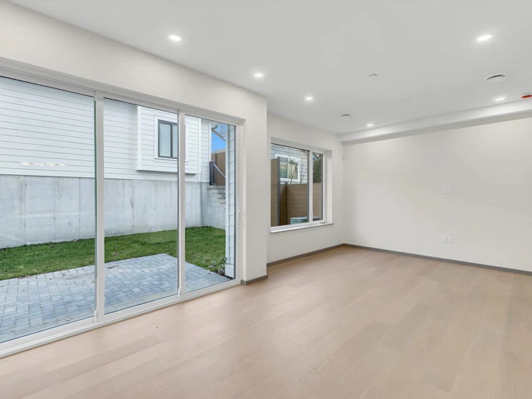 2-3547 E Georgia Street, Vancouver, BC, V5K 2L9 - 12
