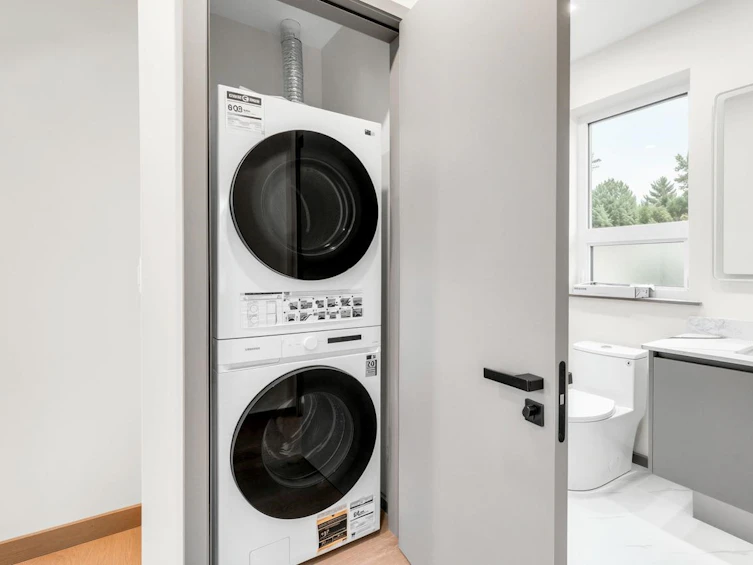 2-3547 E Georgia Street, Vancouver, BC, V5K 2L9 - 18