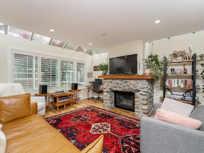 5-219 E 8th Street - 2