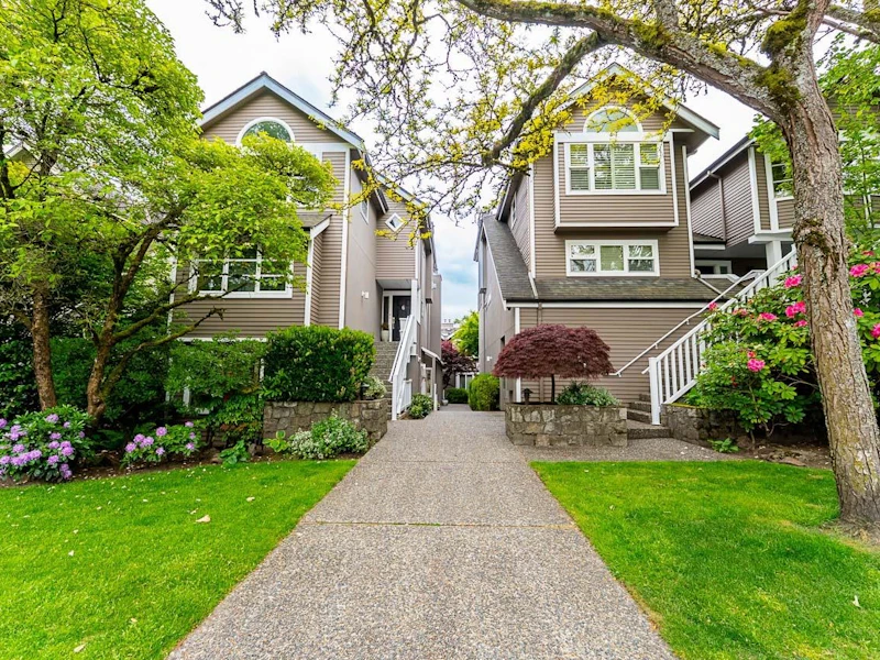 5 - 219 E 8th Street, North Vancouver BC V7L 1Y9