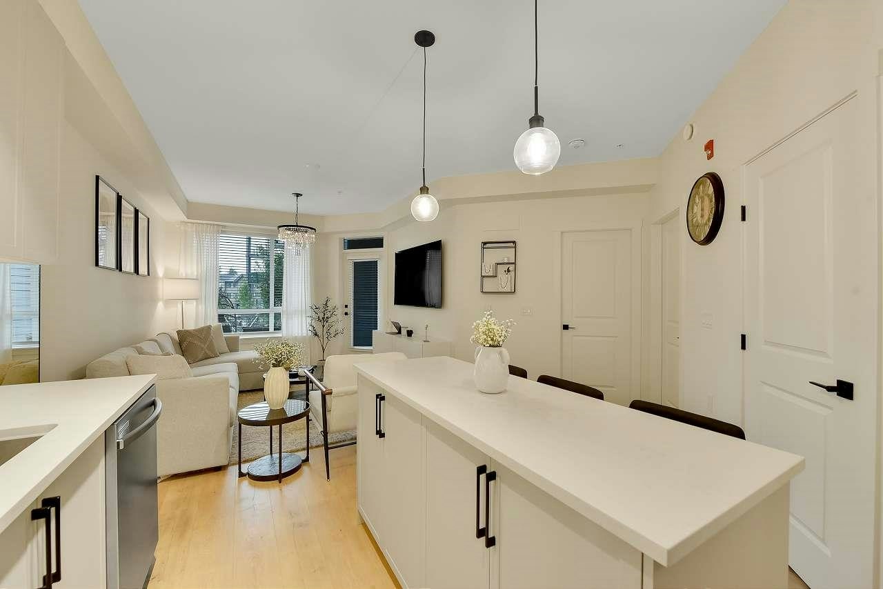 202-7506 199a Street, Langley, BC, V4N 3L5