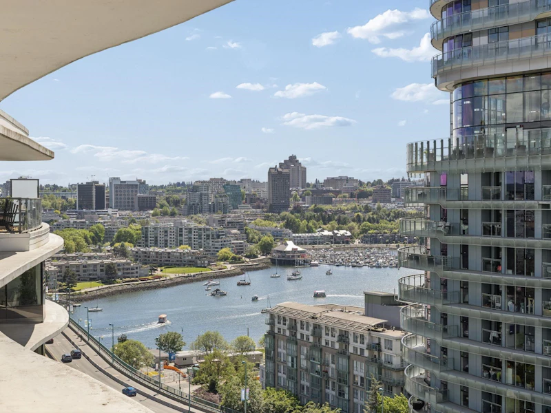 2008 - 68 Smithe Street, Vancouver BC V6B 1M7