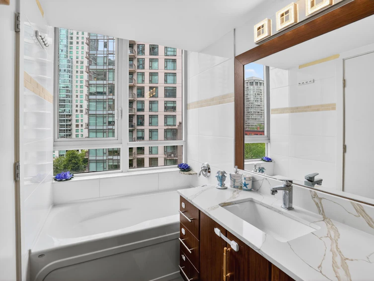 801-1189 Melville Street, Vancouver, BC, V6E 4T8 - 16