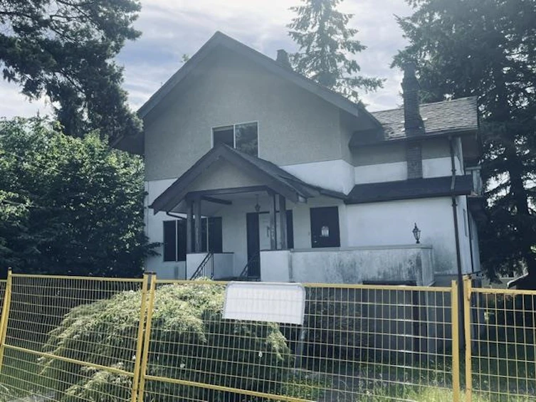 5449 Barker Avenue, Burnaby, BC, V5H 2N8 - 3