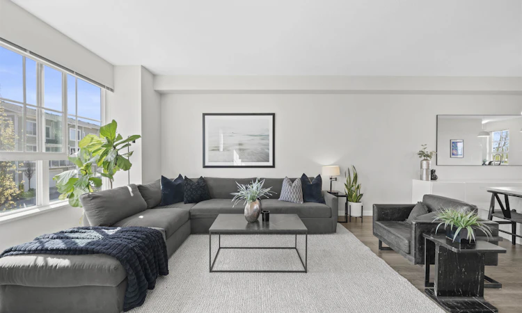 14-5551 Admiral Way