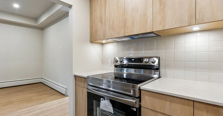 1070 Cypress Street, Vancouver, BC, V6J 3K5 - 10