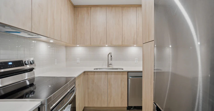 1070 Cypress Street, Vancouver, BC, V6J 3K5 - 13
