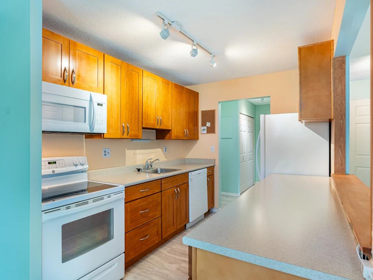 213-2381 Bury Avenue, Port Coquitlam, BC, V3C 1Z9 - 14