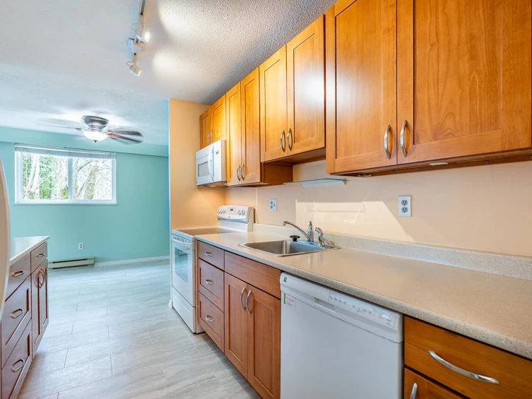 213-2381 Bury Avenue, Port Coquitlam, BC, V3C 1Z9 - 16
