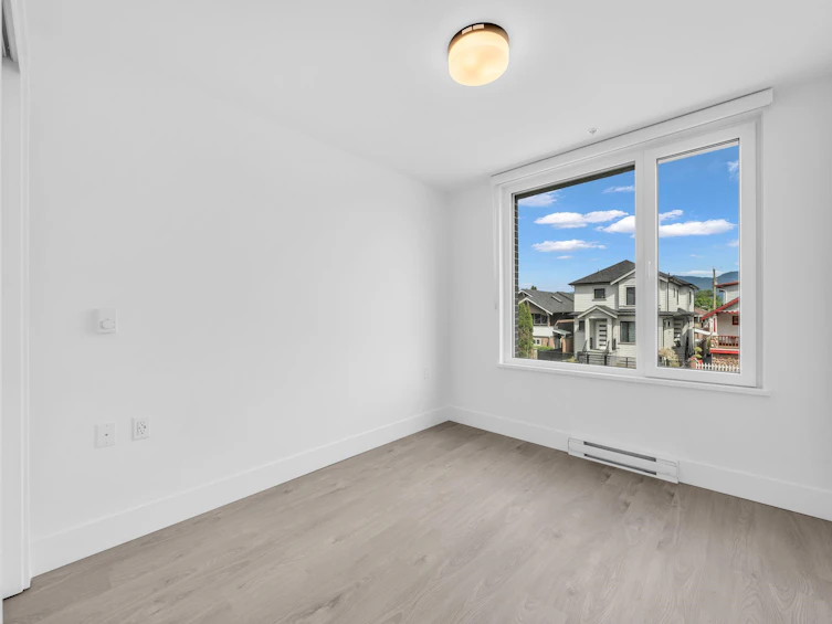 2260 E 1st Avenue, Vancouver, BC, V5N 1B6 - 18