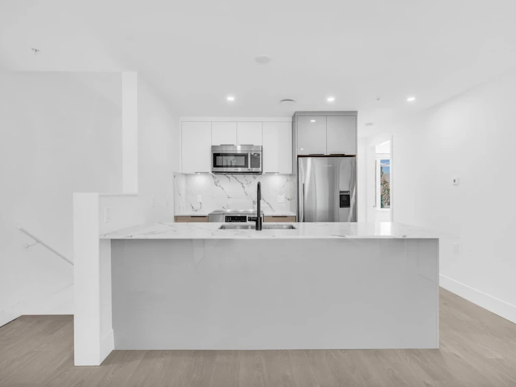 2260 E 1st Avenue, Vancouver, BC, V5N 1B6 - 9