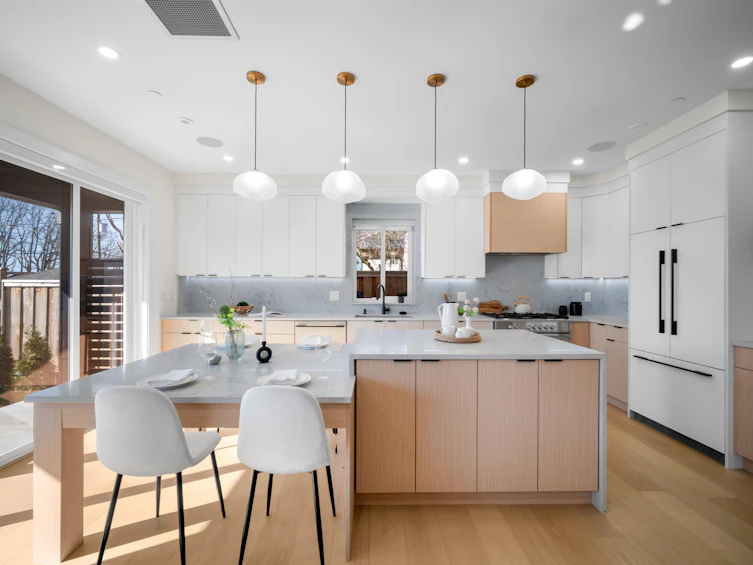 2-3576 E Pender Street, Vancouver, BC, V5K 2E3 - 5