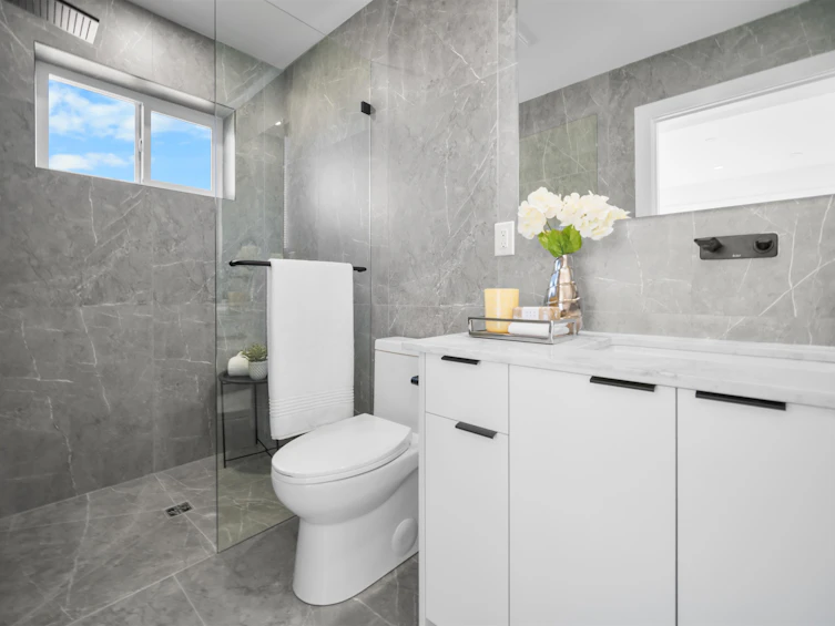 2-3576 E Pender Street, Vancouver, BC, V5K 2E3 - 17