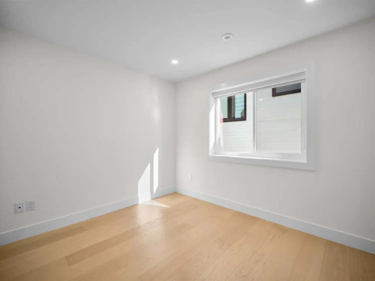 2-3576 E Pender Street, Vancouver, BC, V5K 2E3 - 12