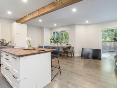 55-12180 189a Street - 3