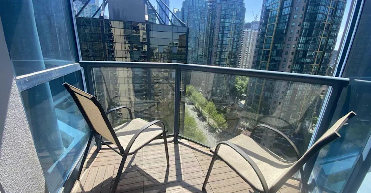 1704-1415 West Georgia Street, Vancouver, BC, V6E 2Y3 - 2